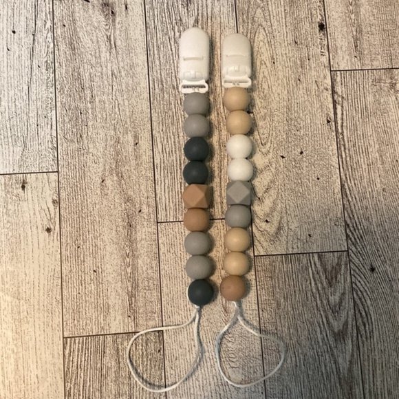 Baby Boy & Girl 2 Pack Silicone Bead Pacifier/Teether Toy Clip - Picture 3 of 11